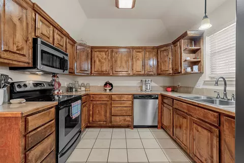 Kitchen - 10120 Colony Dr, Waco, TX 76708 photo 2 of 3