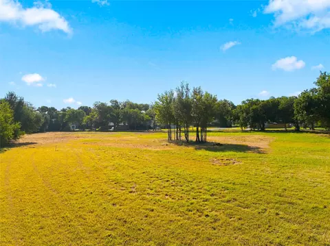 305 N Avenue Q, Clifton, TX 76634