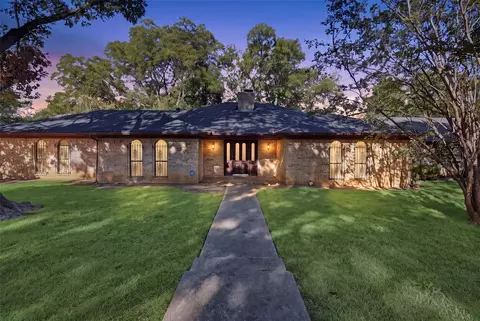 6437 Suncrest Ct, North Richland Hills, TX 76180