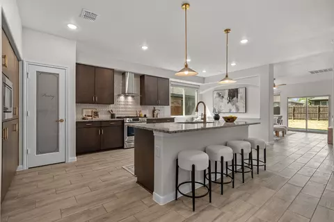 1112 Goldenrod Dr, Godley, TX 76044