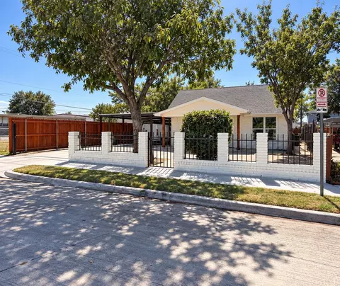 2940 Livingston Ave, Fort Worth, TX 76110