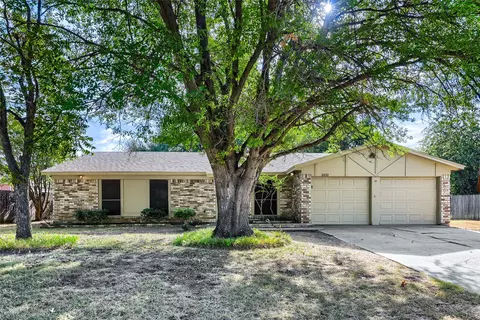 3332 Chalmette Ct, Forest Hill, TX 76140