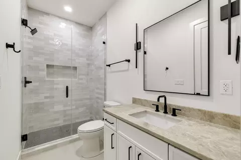 Bath - 508 Summit Cir, Heath, TX 75032 photo 2 of 6