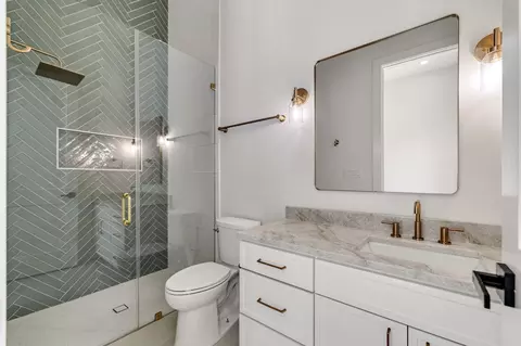 Bath - 508 Summit Cir, Heath, TX 75032 photo 1 of 6