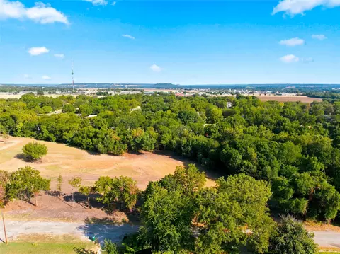 1401 Park St, Clifton, TX 76634