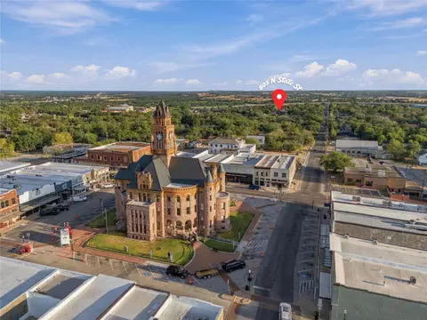 803 N State St, Decatur, TX 76234