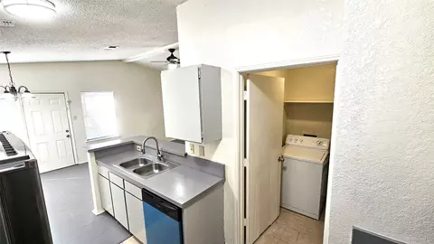 7513 And 7515 Tiffany Meadows Ln, Fort Worth, TX 76140