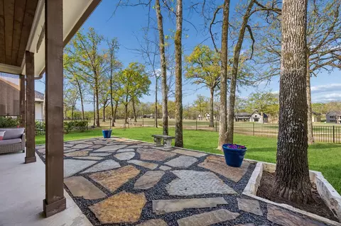 Exterior - 207 Colonial Dr, Mabank, TX 75156 photo 6 of 10