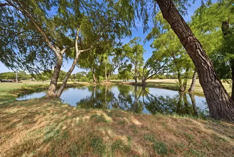 5480 New Hope Rd, Aubrey, TX 76227