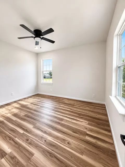 Bedroom - 309 E Pine St, Jacksboro, TX 76458 photo 3 of 4