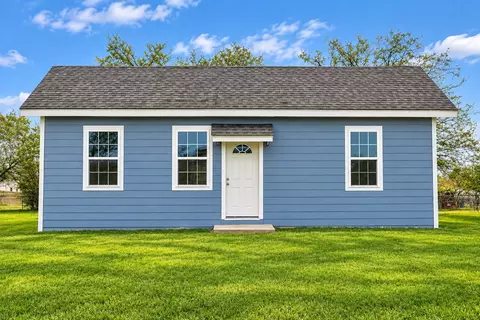 Exterior - 309 E Pine St, Jacksboro, TX 76458 photo 3 of 3