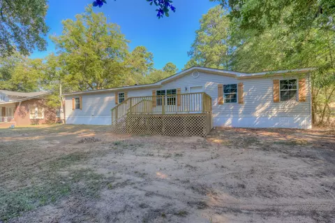 Exterior - 818 E Palmetto Ave, Plain Dealing, LA 71064 photo 1 of 2