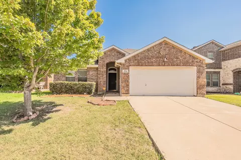 536 Goldstone Ln, Fort Worth, TX 76131