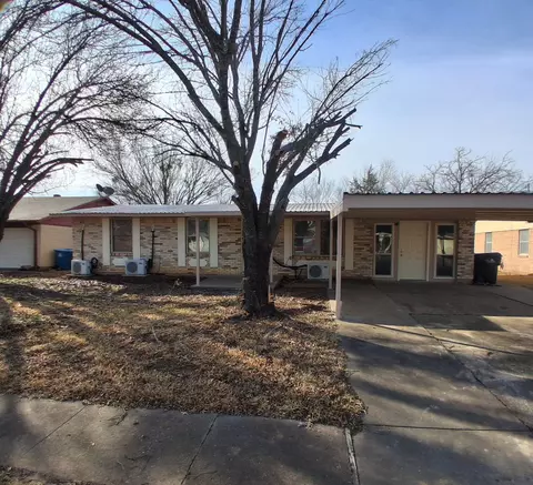 516 Forrest Ln, Denison, TX 75021