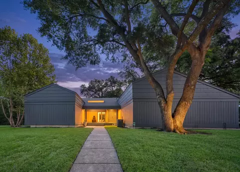 656 The Meadows Pkwy, Desoto, TX 75115