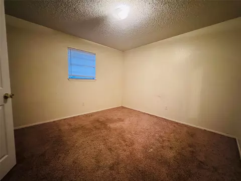 Bedroom - 721 Mackey Ranch Rd, Eddy, TX 76524 photo 3 of 7
