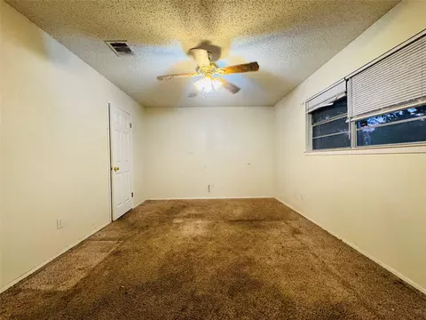 Bedroom - 721 Mackey Ranch Rd, Eddy, TX 76524 photo 6 of 7