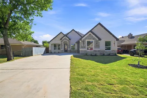 1606 Avenue, Grand Prairie, TX 75051