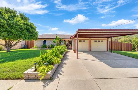 7500 Castillo Rd, Fort Worth, TX 76112
