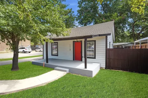 1118 Oxford St, River Oaks, TX 76114