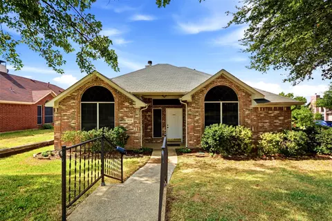 7117 Charleston Dr, Rowlett, TX 75089