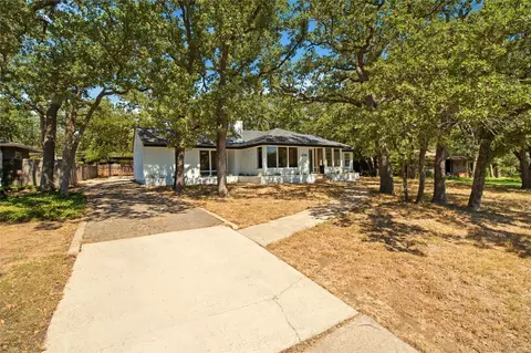 5725 Jacqueline Rd, Fort Worth, TX 76112