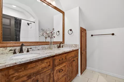 Bath - 301 Rustic View Ln, Aledo, TX 76008 photo 5 of 5