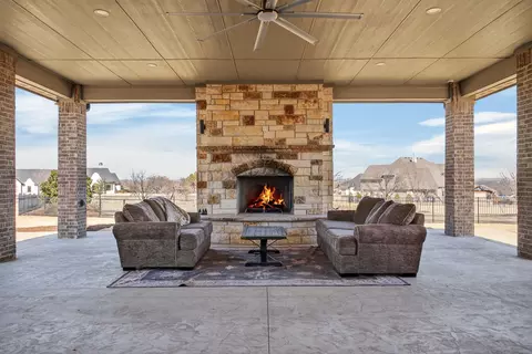 Exterior - 301 Rustic View Ln, Aledo, TX 76008 photo 6 of 8