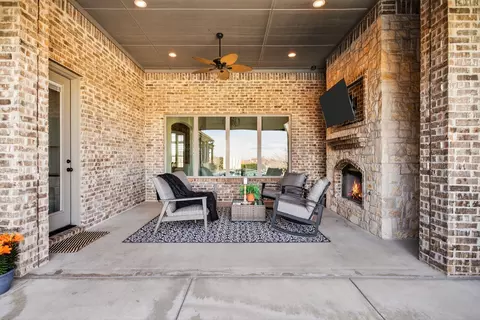 Exterior - 301 Rustic View Ln, Aledo, TX 76008 photo 5 of 8