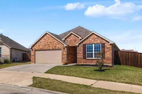 5949 Silverhollow Dr, Fort Worth, TX 76137