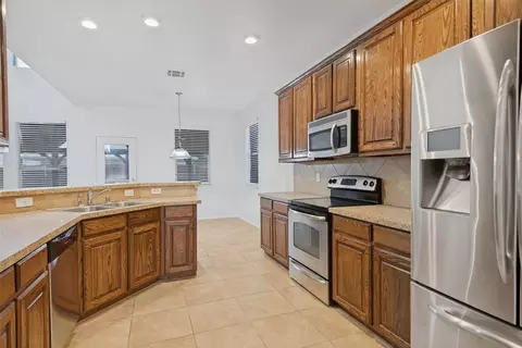 Kitchen - 2003 Eagle Lake Dr, Forney, TX 75126 photo 2 of 2