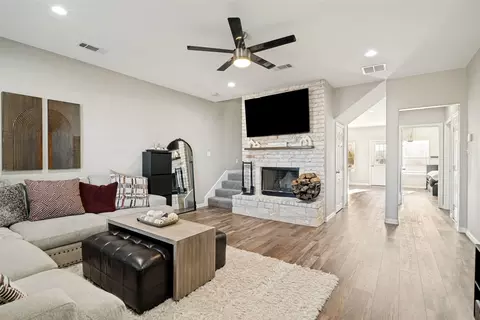 Living - 105 Mitchell Cir, Terrell, TX 75160 photo 1 of 1
