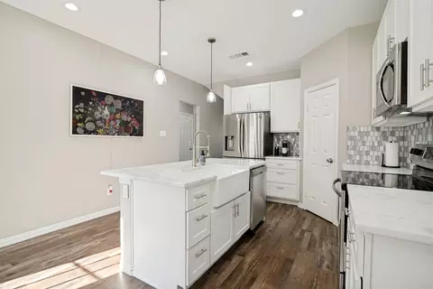 Kitchen - 105 Mitchell Cir, Terrell, TX 75160 photo 1 of 3