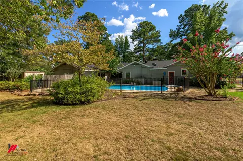 Exterior - 1014 Janice Dr, Springhill, LA 71075 photo 7 of 10