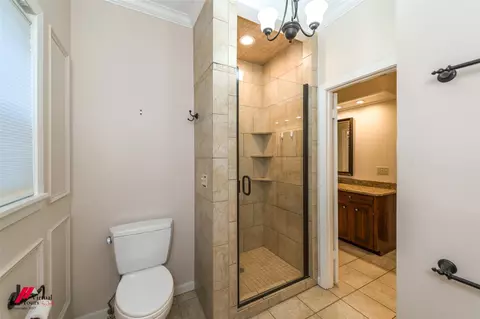 Bath - 1014 Janice Dr, Springhill, LA 71075 photo 4 of 7