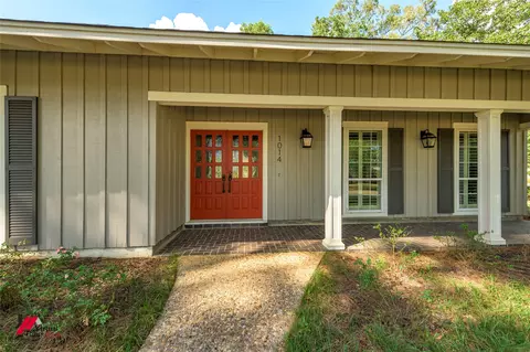 Exterior - 1014 Janice Dr, Springhill, LA 71075 photo 3 of 10