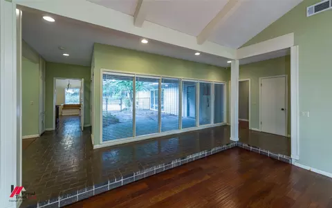 Living - 1014 Janice Dr, Springhill, LA 71075 photo 5 of 5