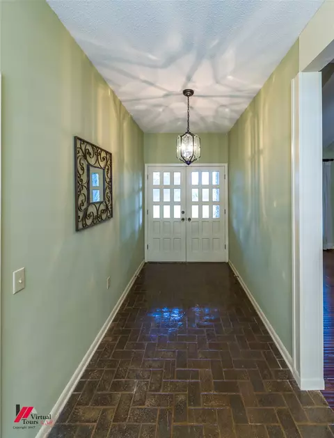 Entry Way - 1014 Janice Dr, Springhill, LA 71075 photo 1 of 1