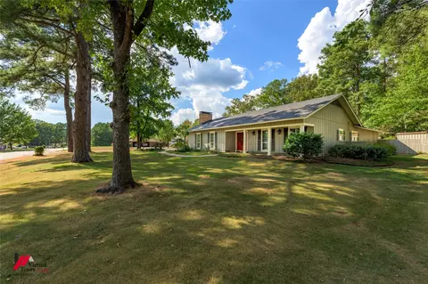 Exterior - 1014 Janice Dr, Springhill, LA 71075 photo 2 of 10