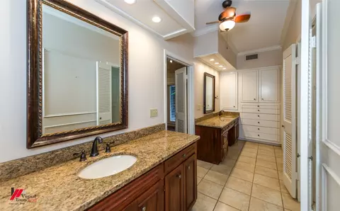Bath - 1014 Janice Dr, Springhill, LA 71075 photo 5 of 7