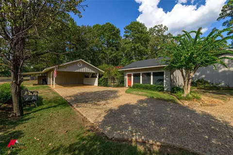 Exterior - 1014 Janice Dr, Springhill, LA 71075 photo 4 of 10