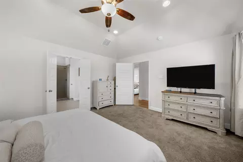 Bedroom - 237 Big Creek Loop, Hewitt, TX 76643 photo 2 of 6