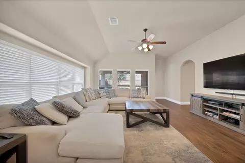 1517 Wright St, Aubrey, TX 76227