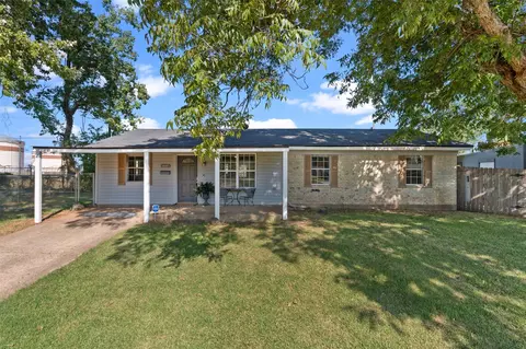 1647 Holiday Blvd, Bossier City, LA 71112