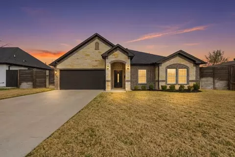 3247 Darvany Dr, Dallas, TX 75220