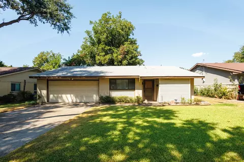 2919 Bergen Ln, Farmers Branch, TX 75234