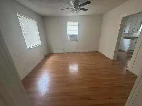 Living - 314 Arthur St, Mcgregor, TX 76657 photo 2 of 3