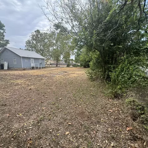 Exterior - 314 Arthur St, Mcgregor, TX 76657 photo 4 of 14