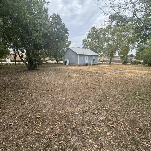 Exterior - 314 Arthur St, Mcgregor, TX 76657 photo 5 of 14