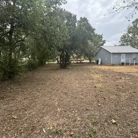 Exterior - 314 Arthur St, Mcgregor, TX 76657 photo 7 of 14